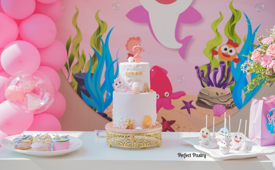 Babyshark-Roze-Meisjes-Taart-PerfectPastry.nl_ Babyshark Roze Meisjes Taart PerfectPastry.nl