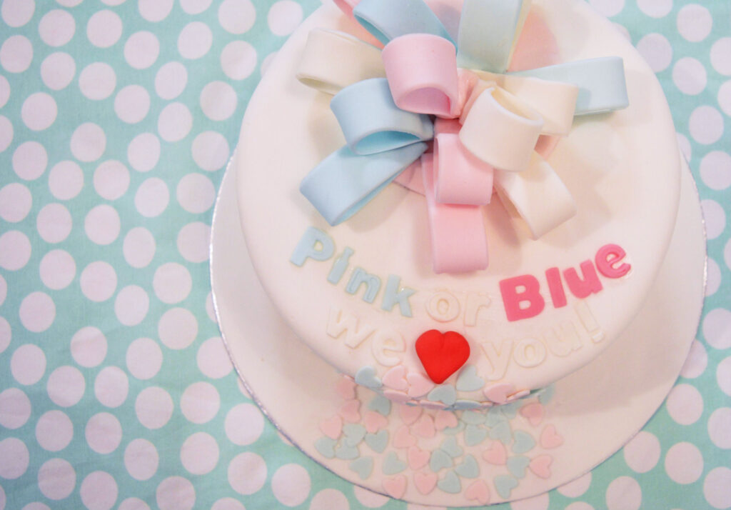 Pink or Blue gender revealtaart
