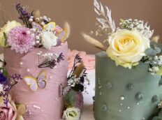 taart-mosgroen-paars-bloemen-droogblomen-taart