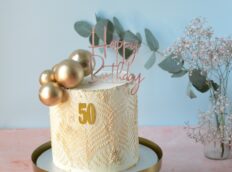 goud-50-verjaardagstaart