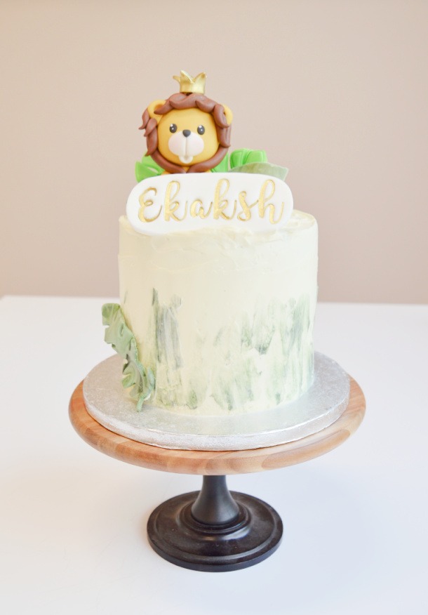 Lion-cake Jungle-taart-met-leeuw-en-gouden-naam