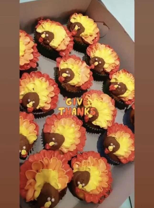 Thanksgiving-cupcakes-oranje-braun-geel-kalkoen