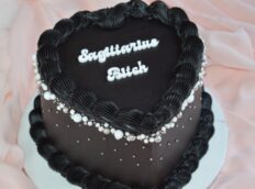 vintage-haart-zwart-sagittarius-bitch