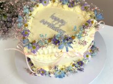 Lambeth-stijl-bloemen-taart