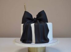 big-bow-cake-3-scaled