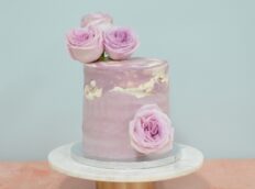 marble-paar-bloemen-vegan-taart