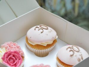 verjaardags-cupcake-30-roze