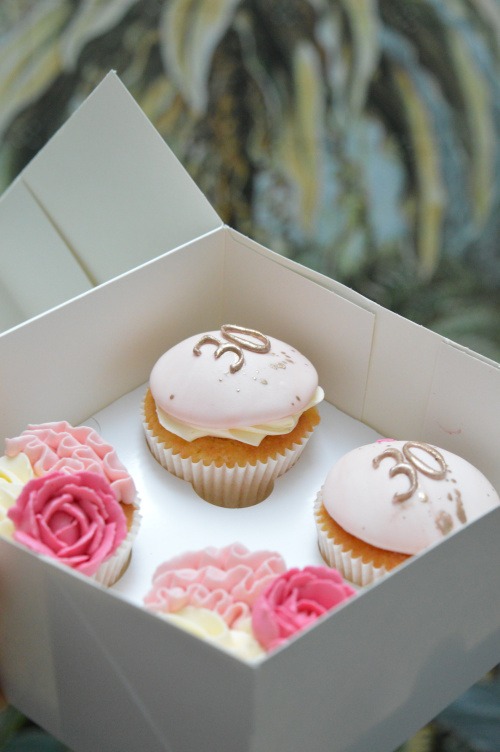 cupcake-roze-30-web-1 verjaardags-cupcake-30-roze