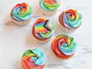logo-pride-moth-cupcakes