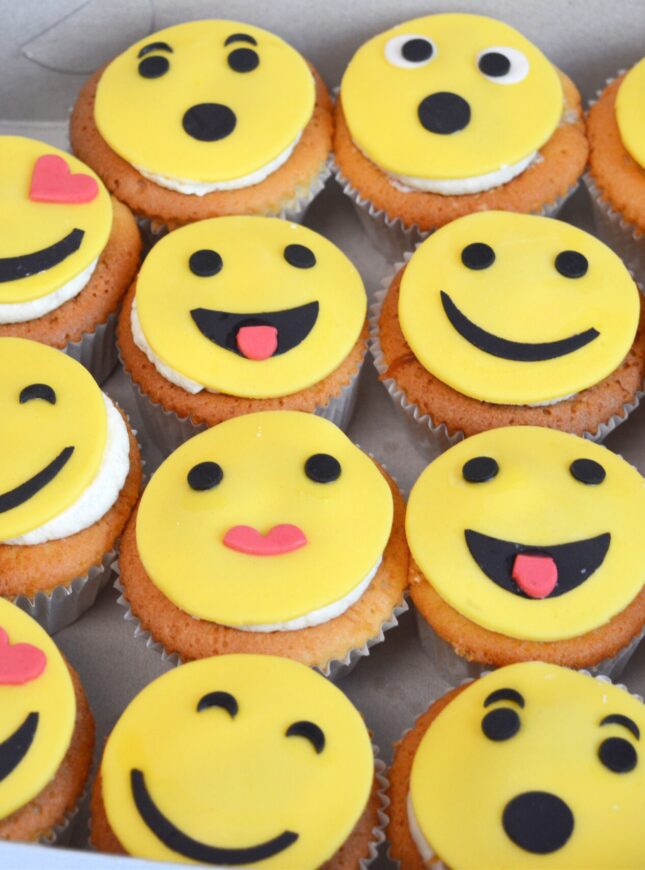 smiley-cupcakes-2-scaled smiley-cupcakes-2-scaled