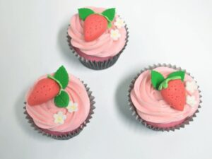 strawberry-short-cake-cupcakes{:}{:en}strawberry-short-cake-cupcakes{:}