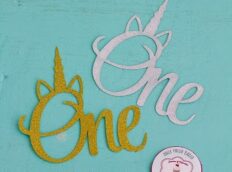 Taart topper one unicorn