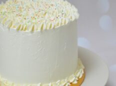 vanilla-verjaardagstaart-sprinkles