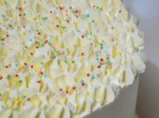 vanilla-taart-sprinkles