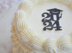 vintage-wit-graduation-taart-2024