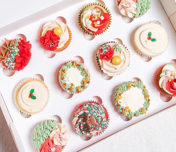 xmas-cupcakes-red-white-green
